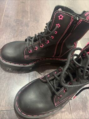 Dr. Martens Jadon II Star Black Pink Platform Boots Women’s 6